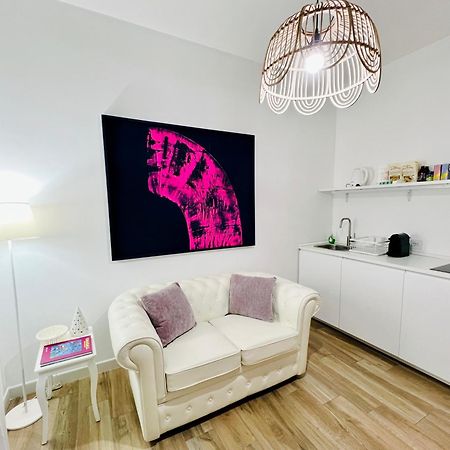 Bellhome 3 - Elegante Appartamento Nel Centro Di บารี ภายนอก รูปภาพ