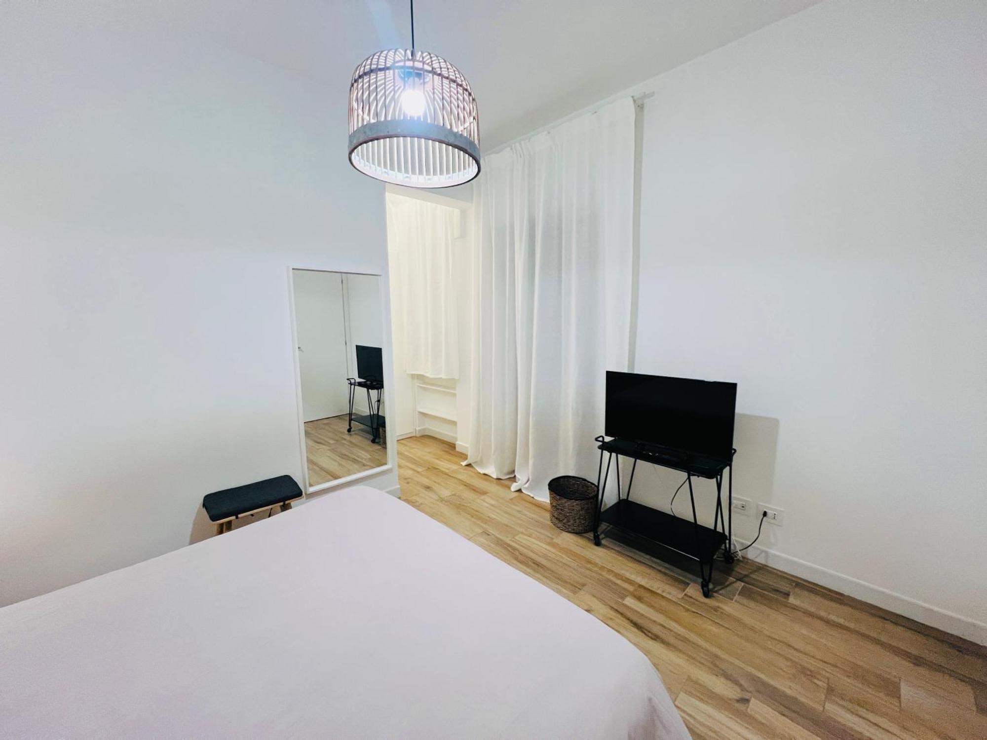 Bellhome 3 - Elegante Appartamento Nel Centro Di บารี ภายนอก รูปภาพ