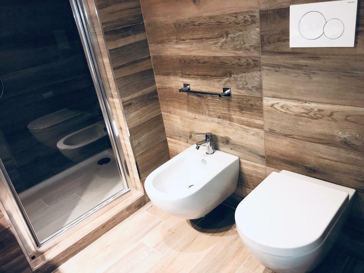 Bellhome 3 - Elegante Appartamento Nel Centro Di บารี ภายนอก รูปภาพ
