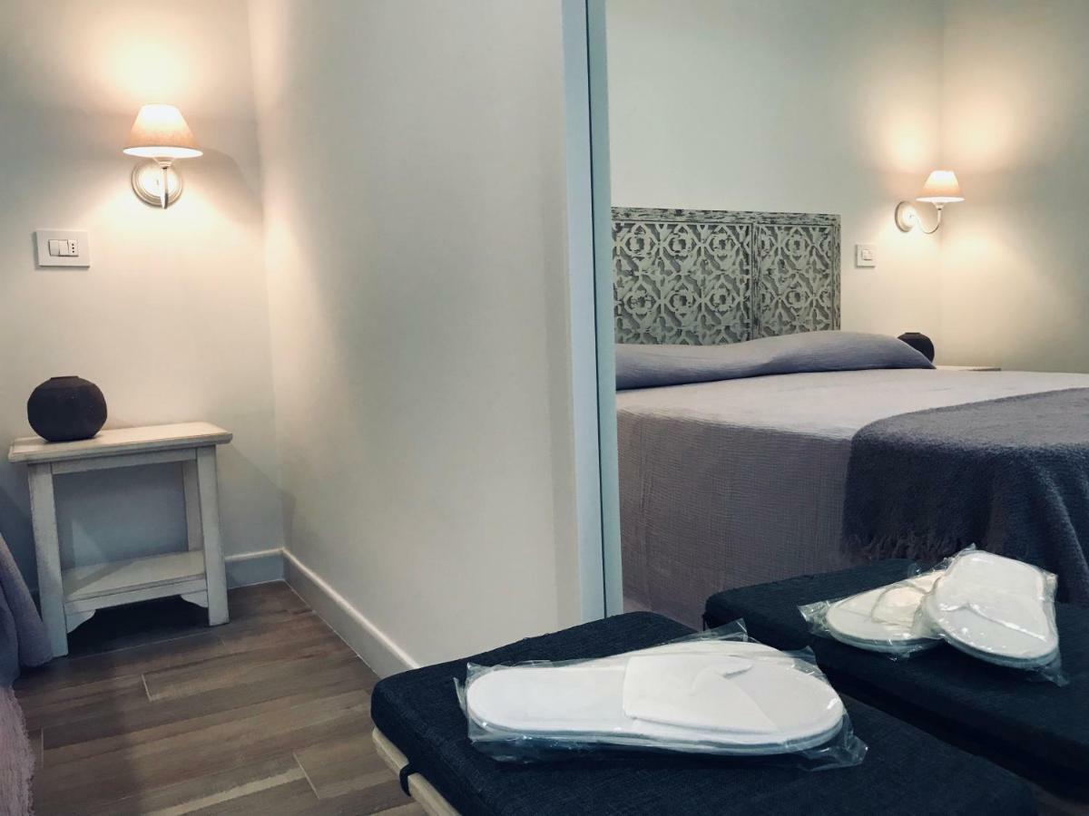 Bellhome 3 - Elegante Appartamento Nel Centro Di บารี ภายนอก รูปภาพ