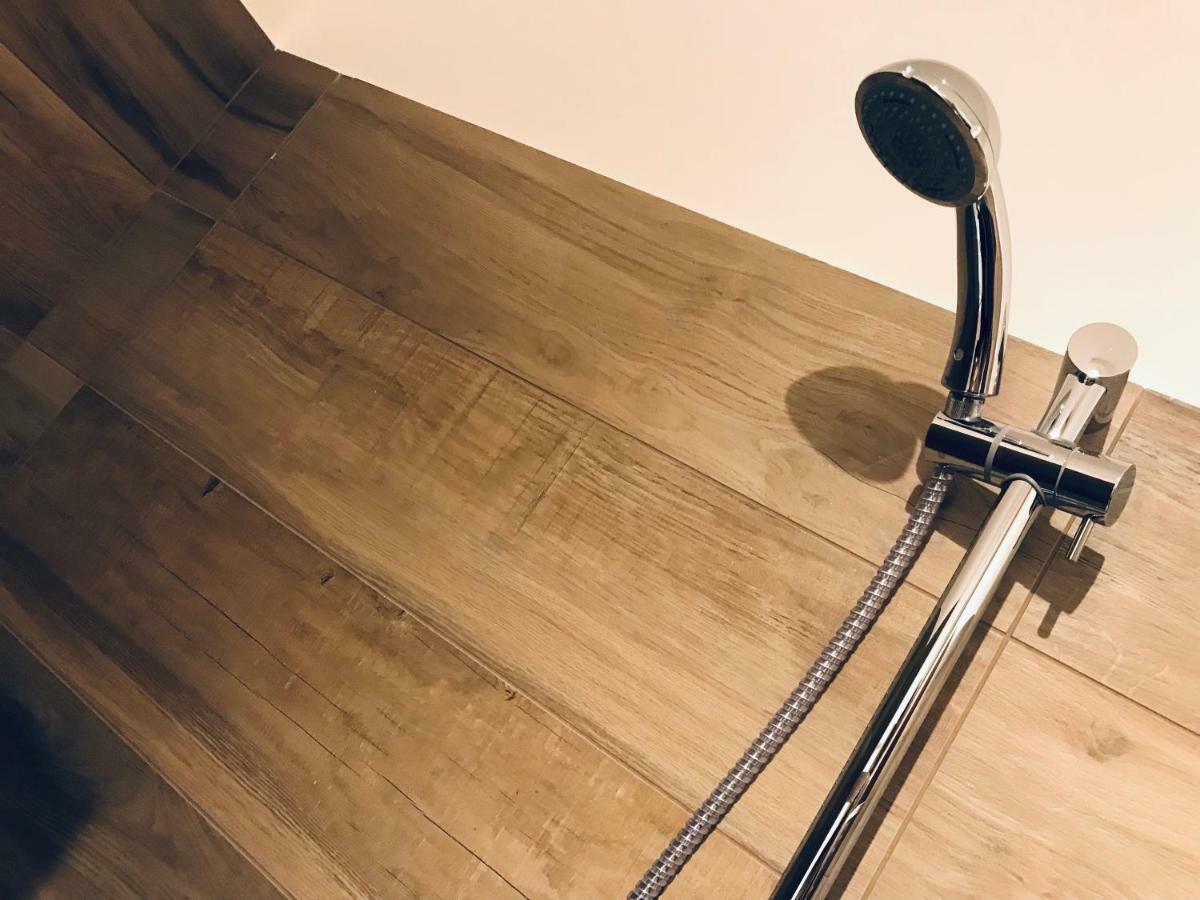 Bellhome 3 - Elegante Appartamento Nel Centro Di บารี ภายนอก รูปภาพ